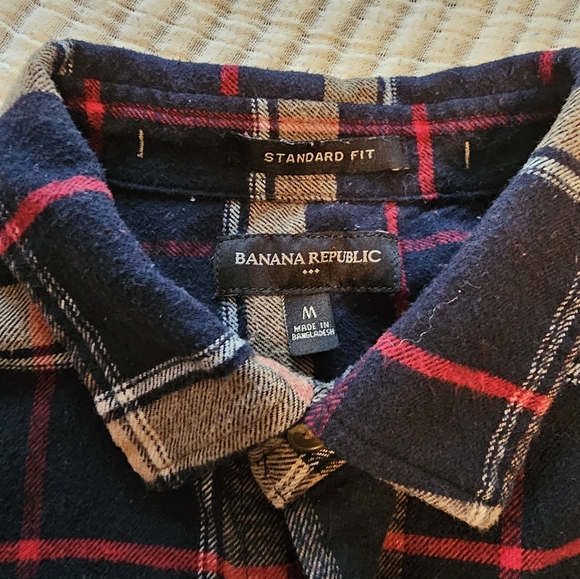 Banana Republic plaid flannel long sleeve  casual button-down shirt. Size medium - Picture 2 of 5